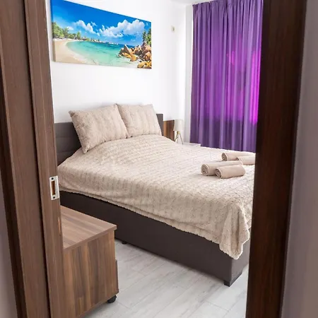 Soleil Bleu Beachfront Getaway - Beachfront With Sea View - نيسيبار