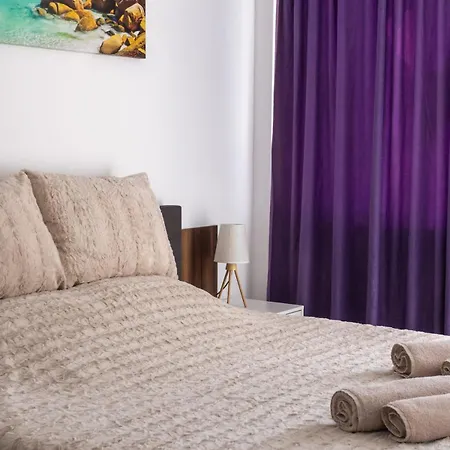 Soleil Bleu Beachfront Getaway - Beachfront With Sea View - نيسيبار